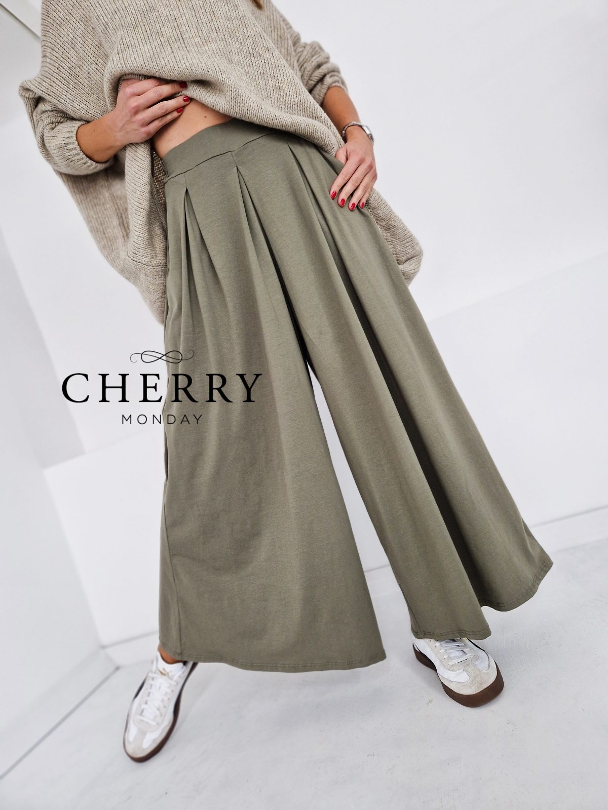 Bombazna palazzo hlacna trenirka 11