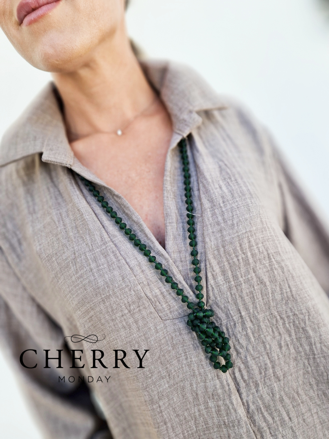 Daljša ogrlica s perlicami