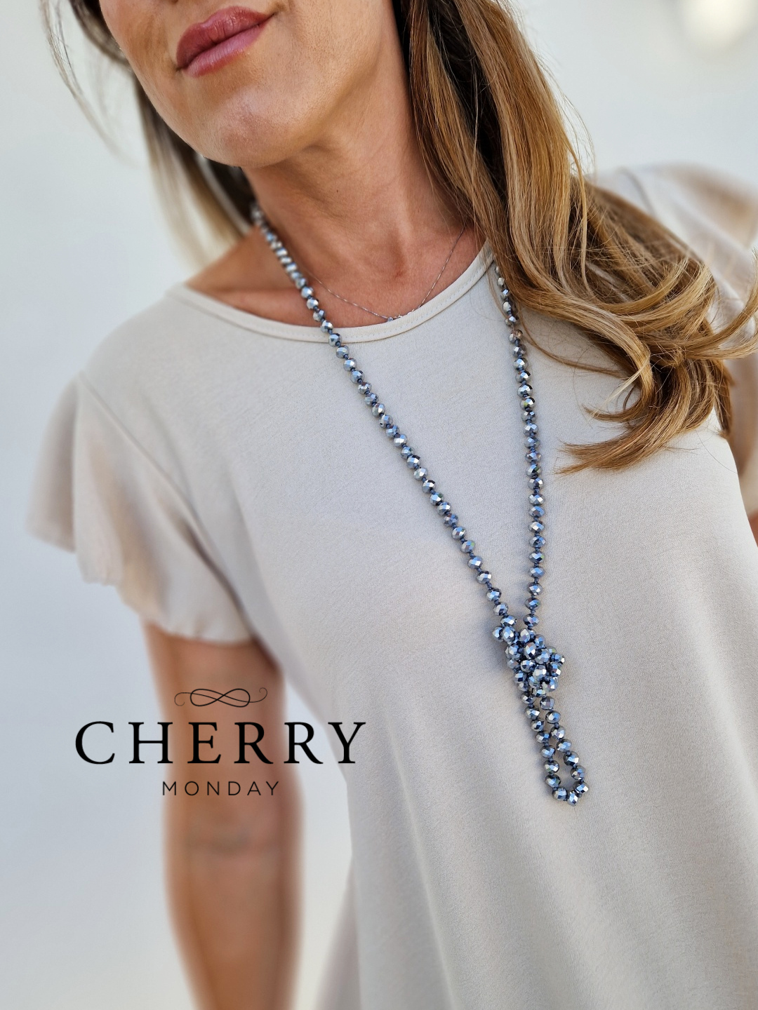 Daljša ogrlica s perlicami