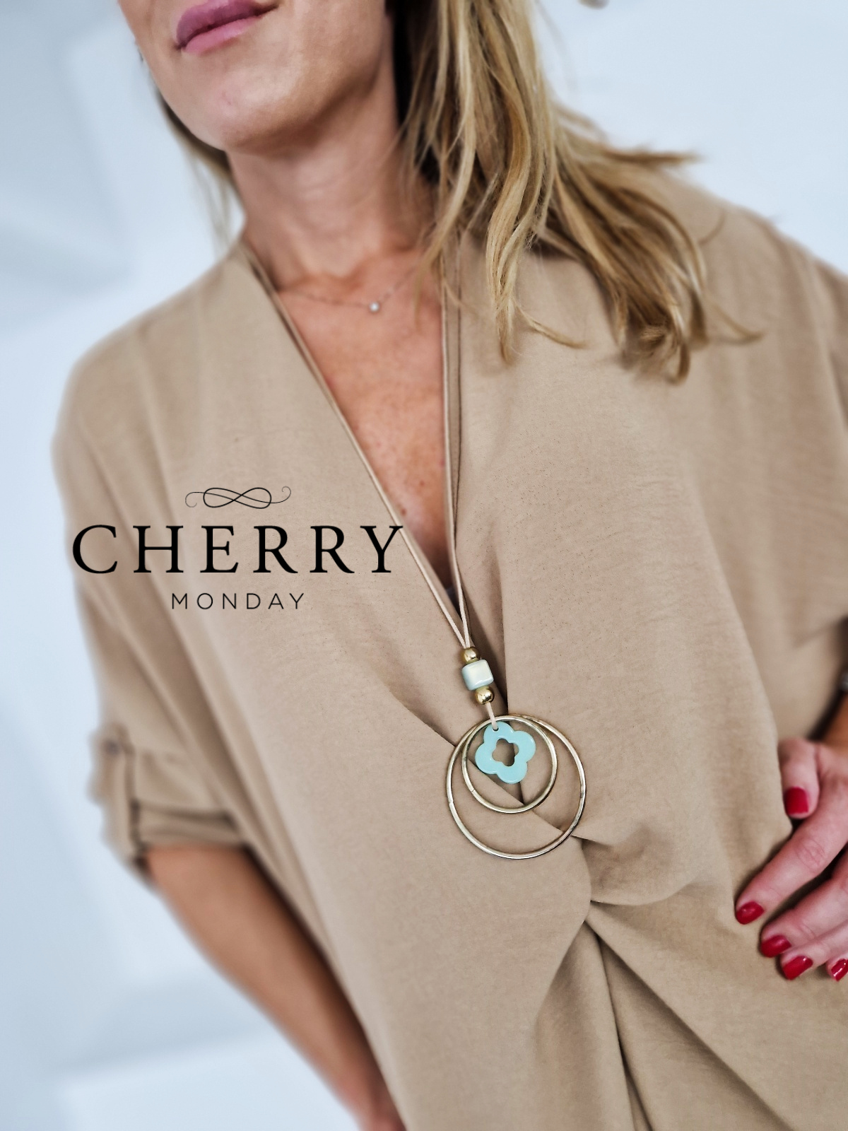 DALJSA OGRLICA Z OBESKOM ROZICE 1