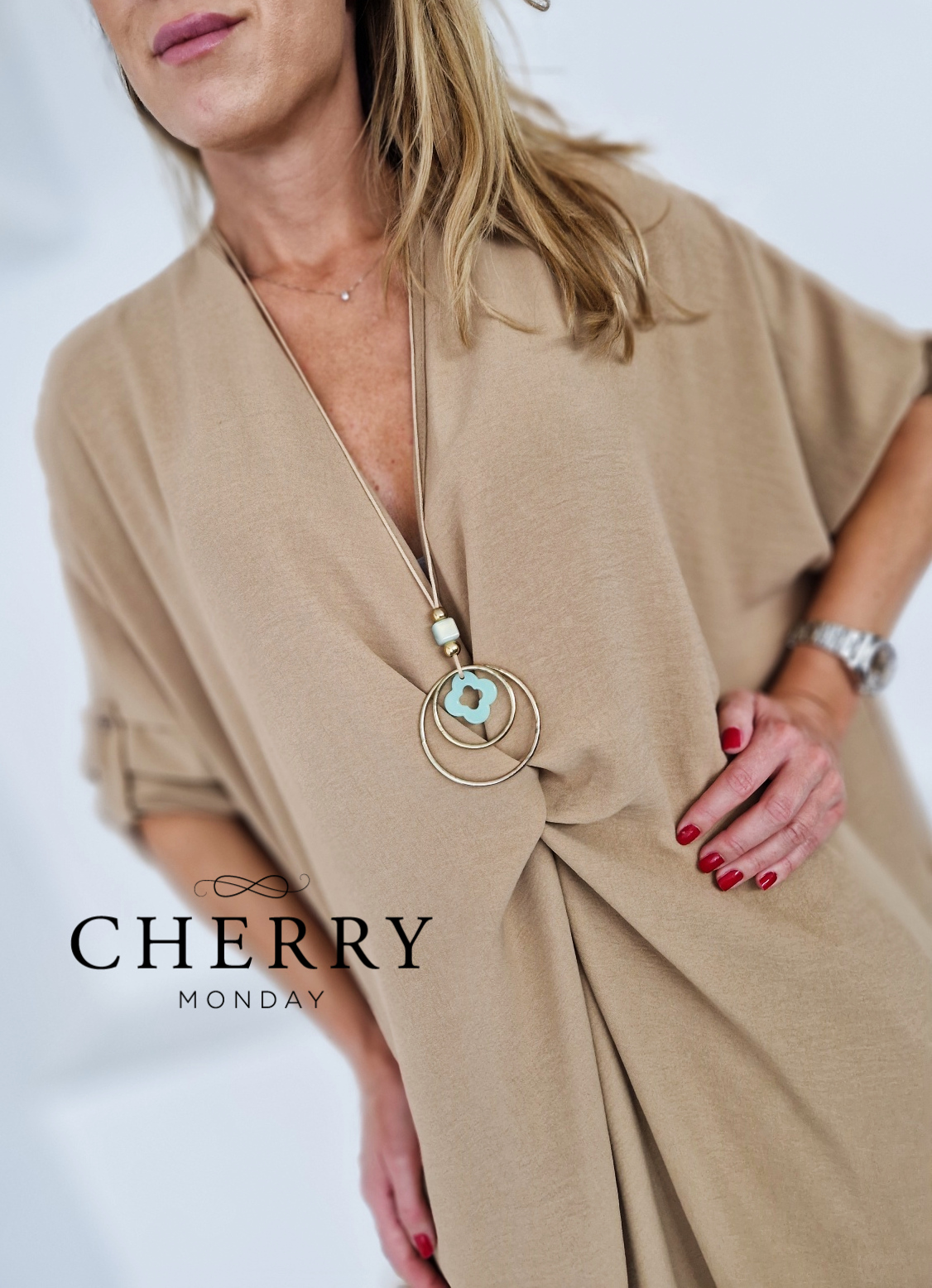 DALJSA OGRLICA Z OBESKOM ROZICE