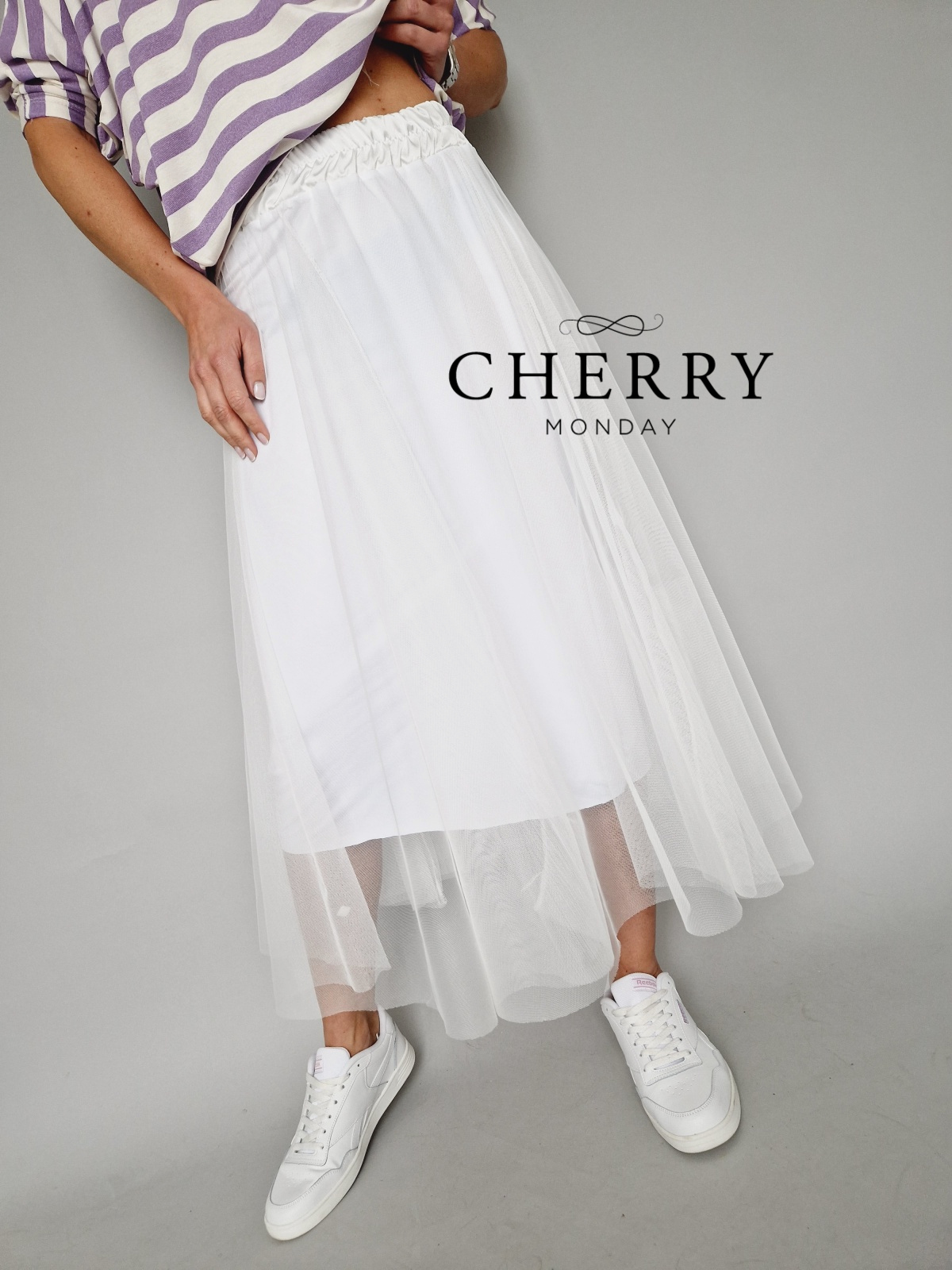 Daljše krilo iz tila