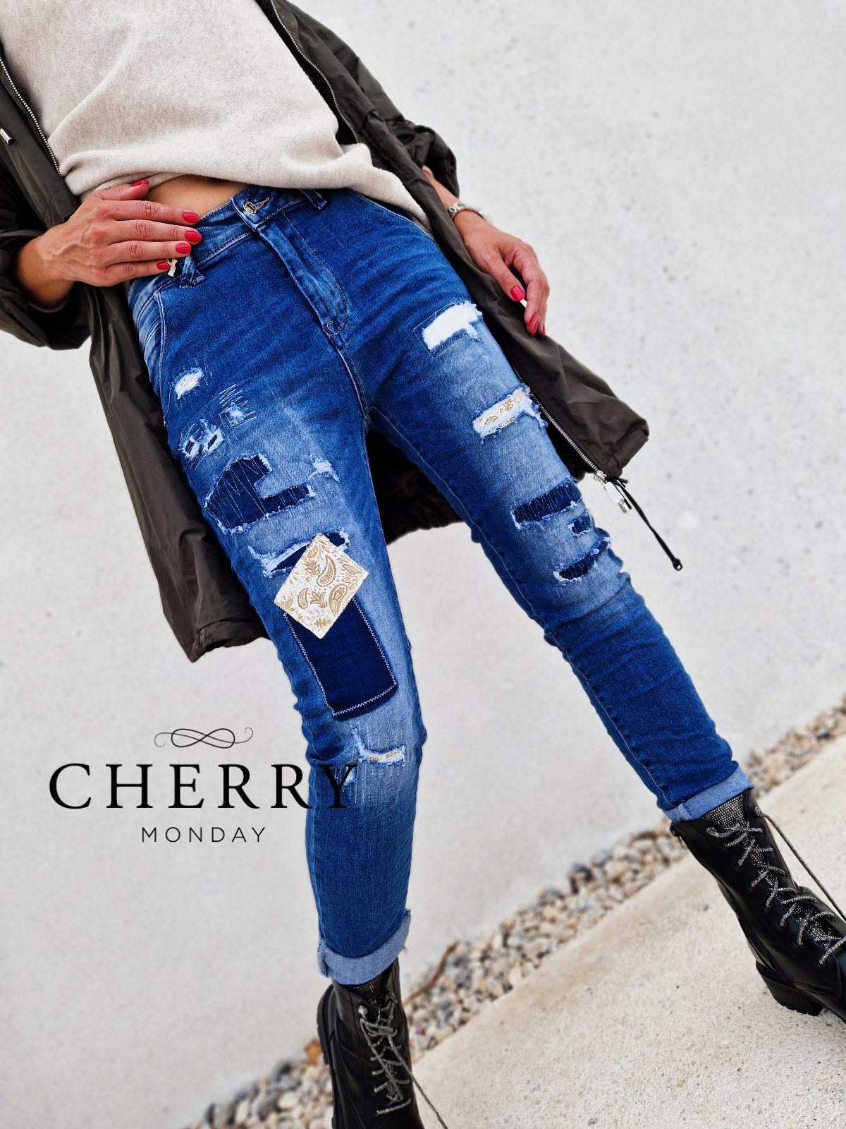 Jeans hlace z zaplatami 10