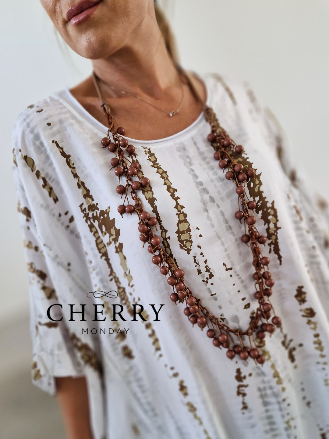 Daljša ogrlica s kroglicami