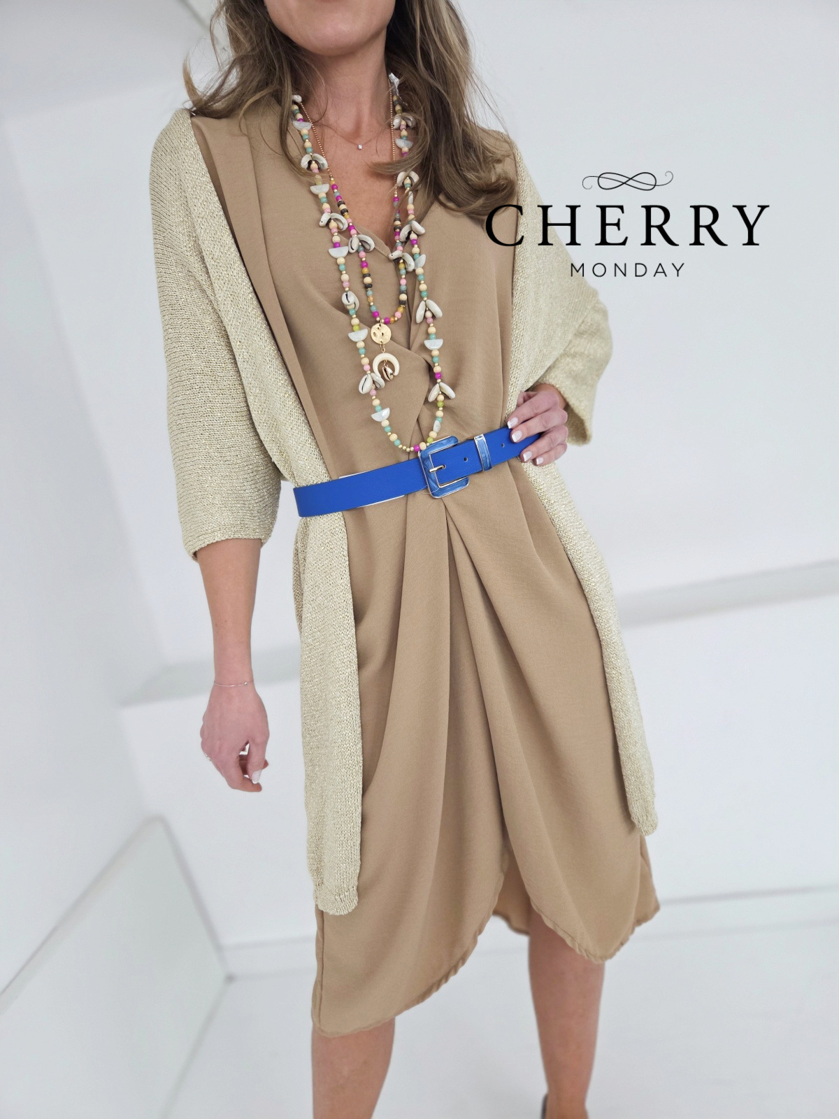 Ožji modni pas na luknje