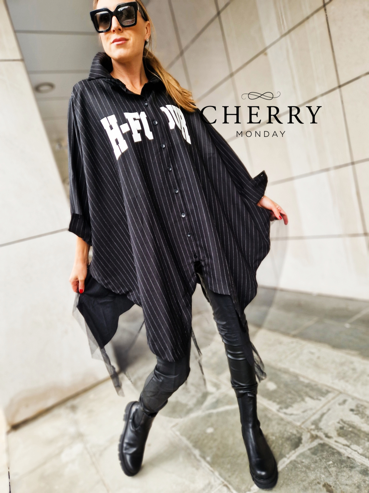 Črtasta srajca s tilom