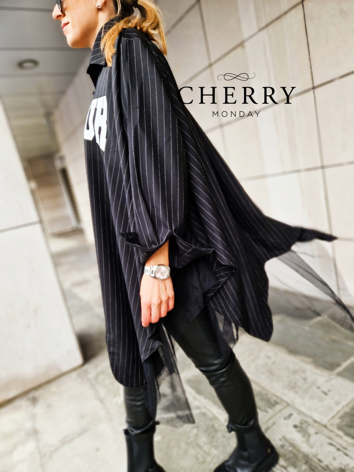 Črtasta srajca s tilom