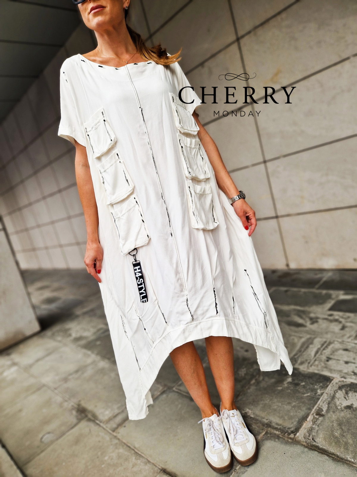 Midi obleka z našitimi žepi