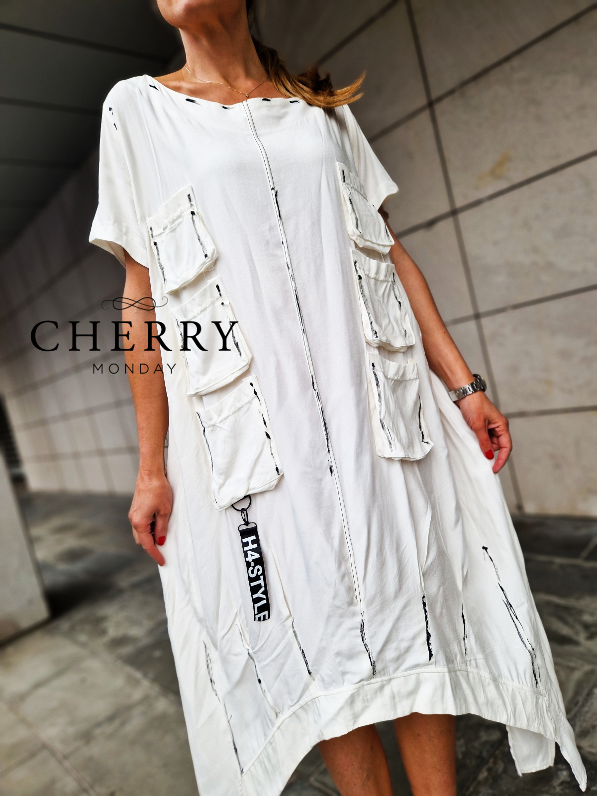 Midi obleka z našitimi žepi