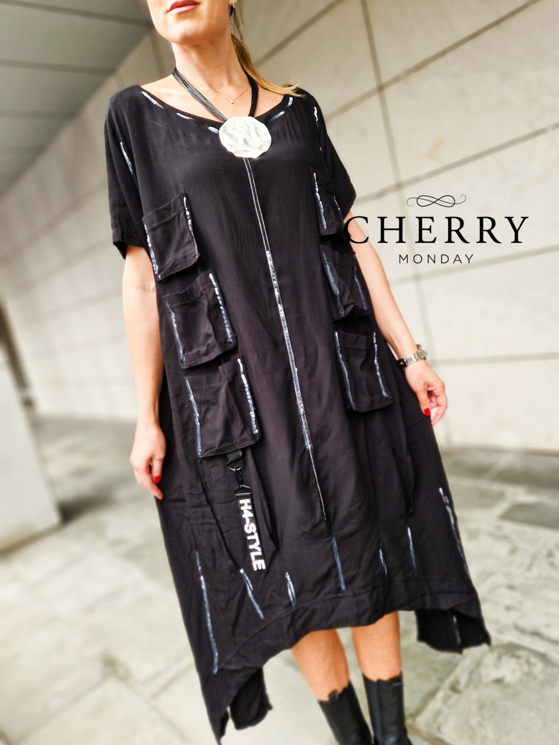 Midi obleka z našitimi žepi