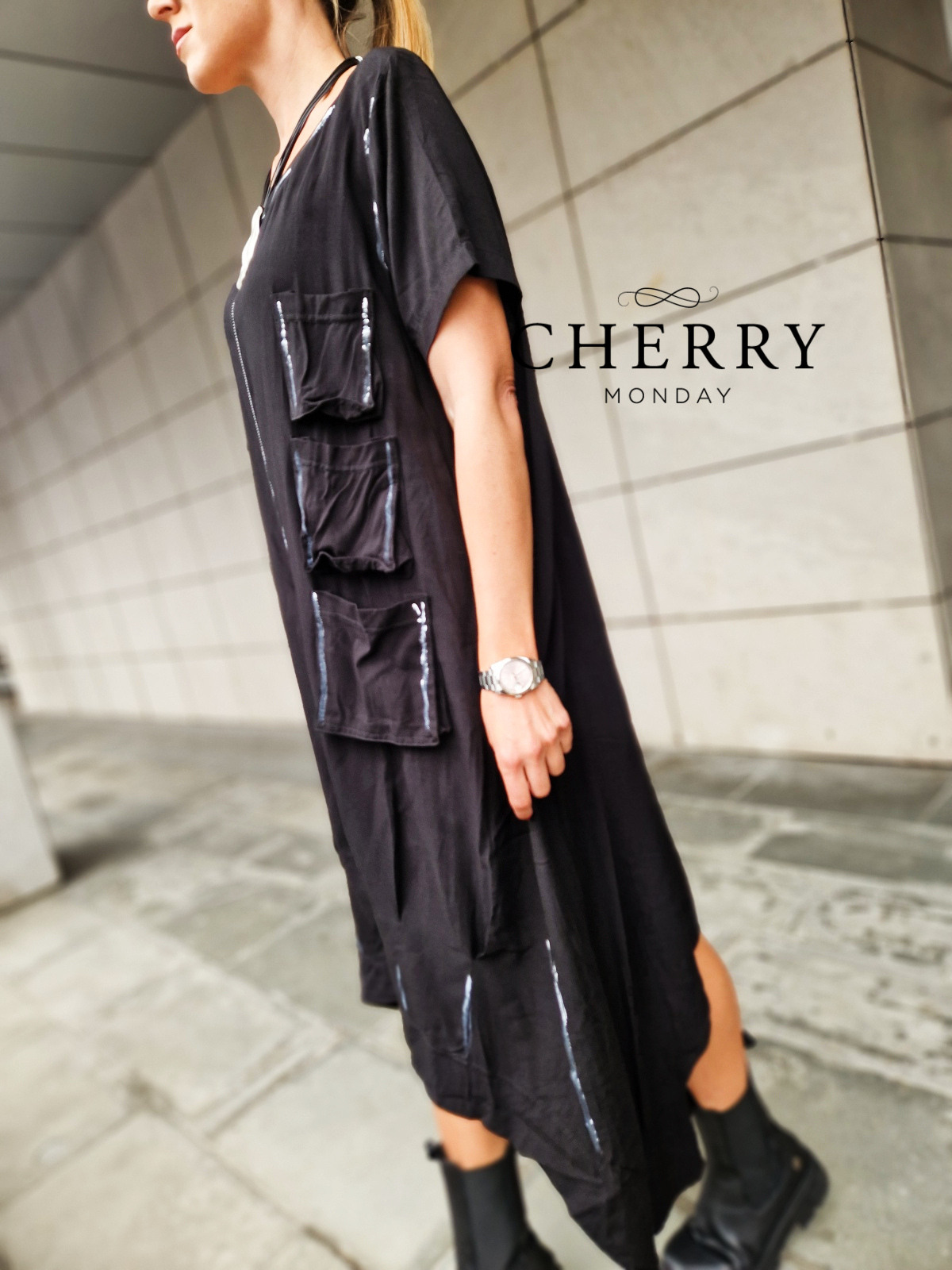 Midi obleka z našitimi žepi