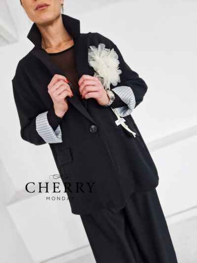 Oversize blazer z rožo
