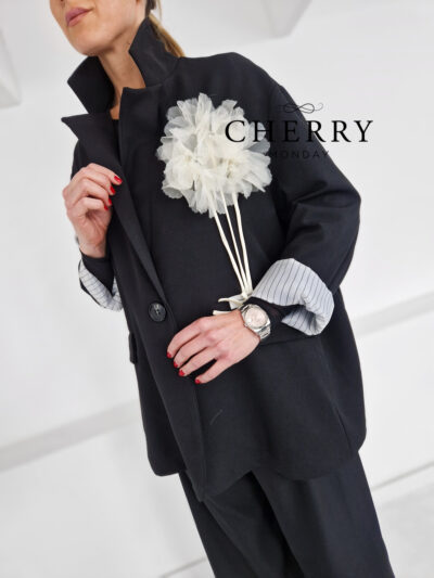 Oversize blazer z rožo