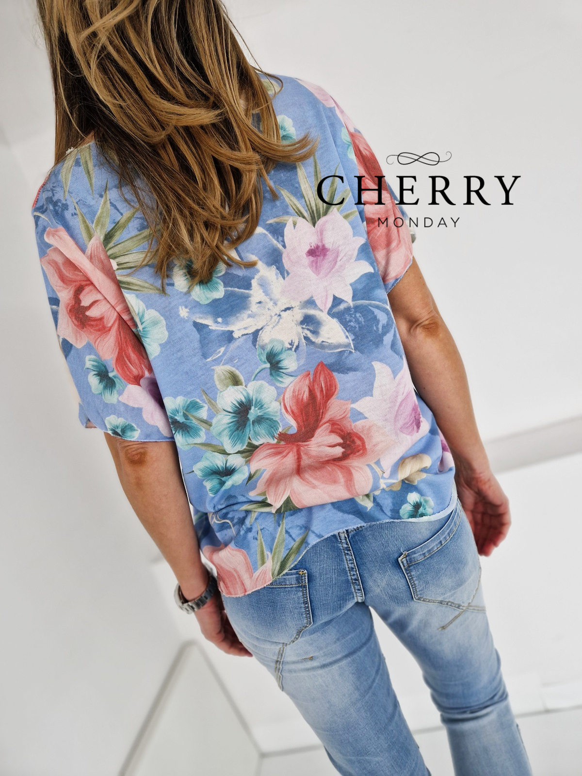 Pletena majica s cvetličnim potiskom