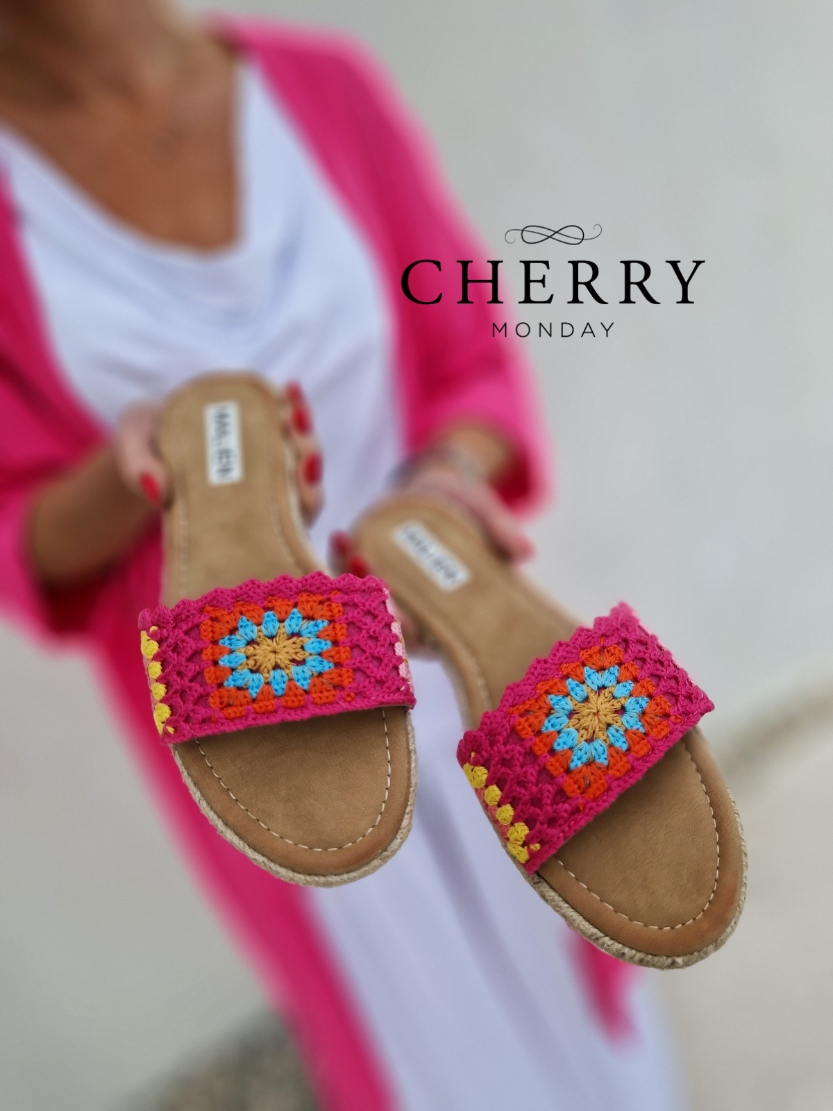 Nizki natikači z vezenjem