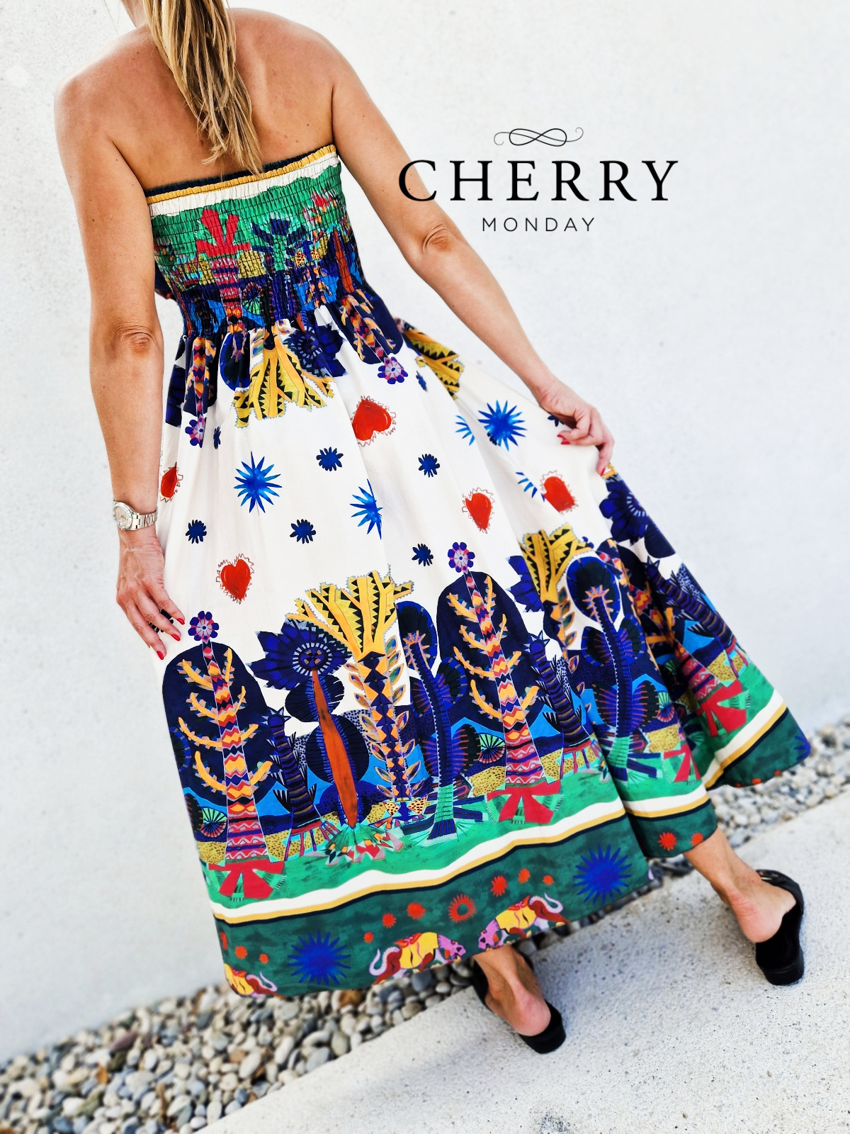 Pisana obleka brez naramnic