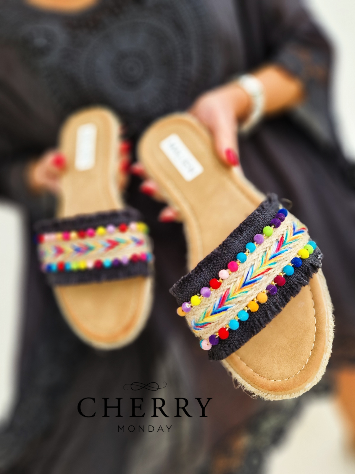 Pisani modni natikači