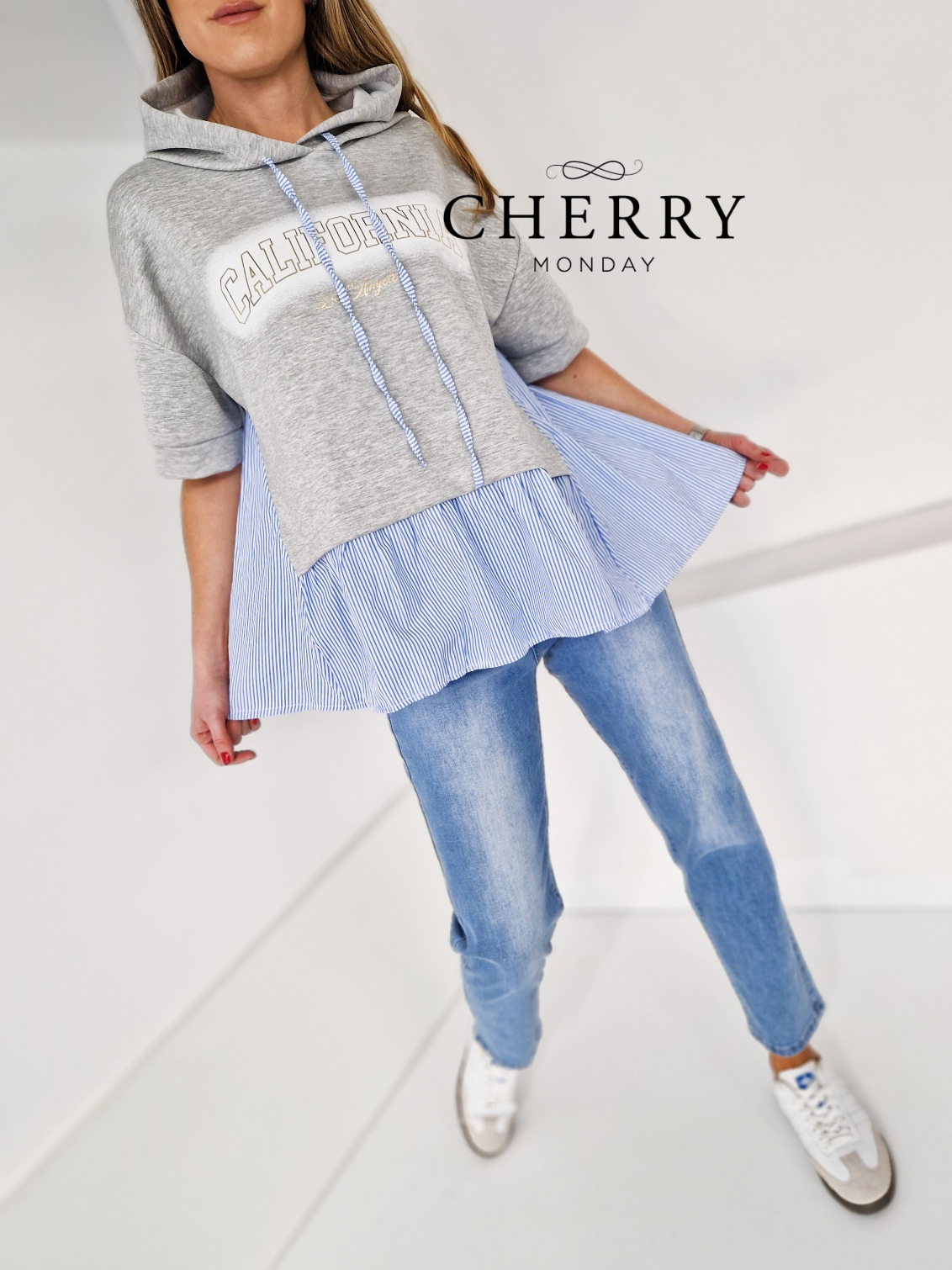 Pulover s kapuco in všito srajco