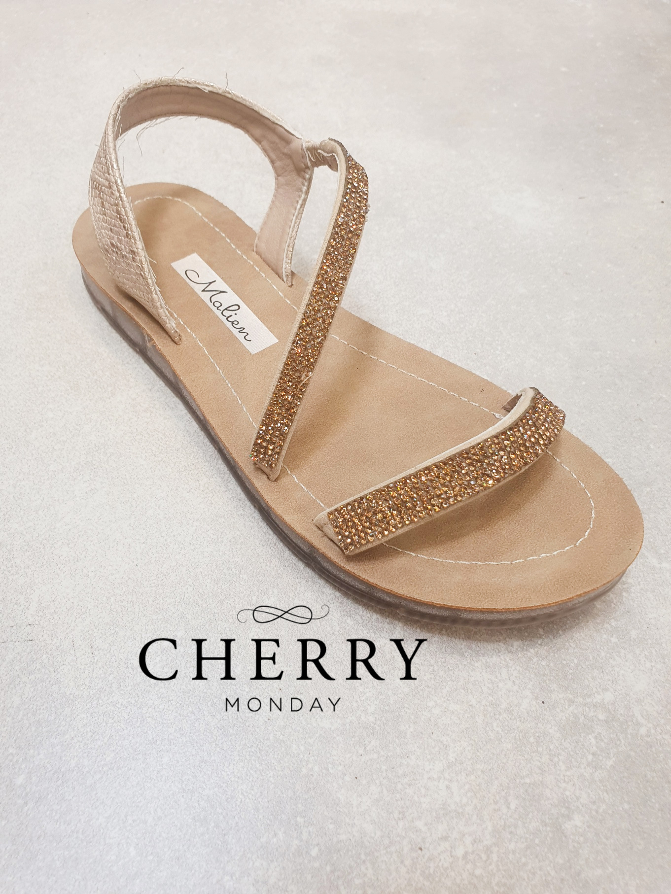 Sandali z zlatimi bleščicami velikost 36