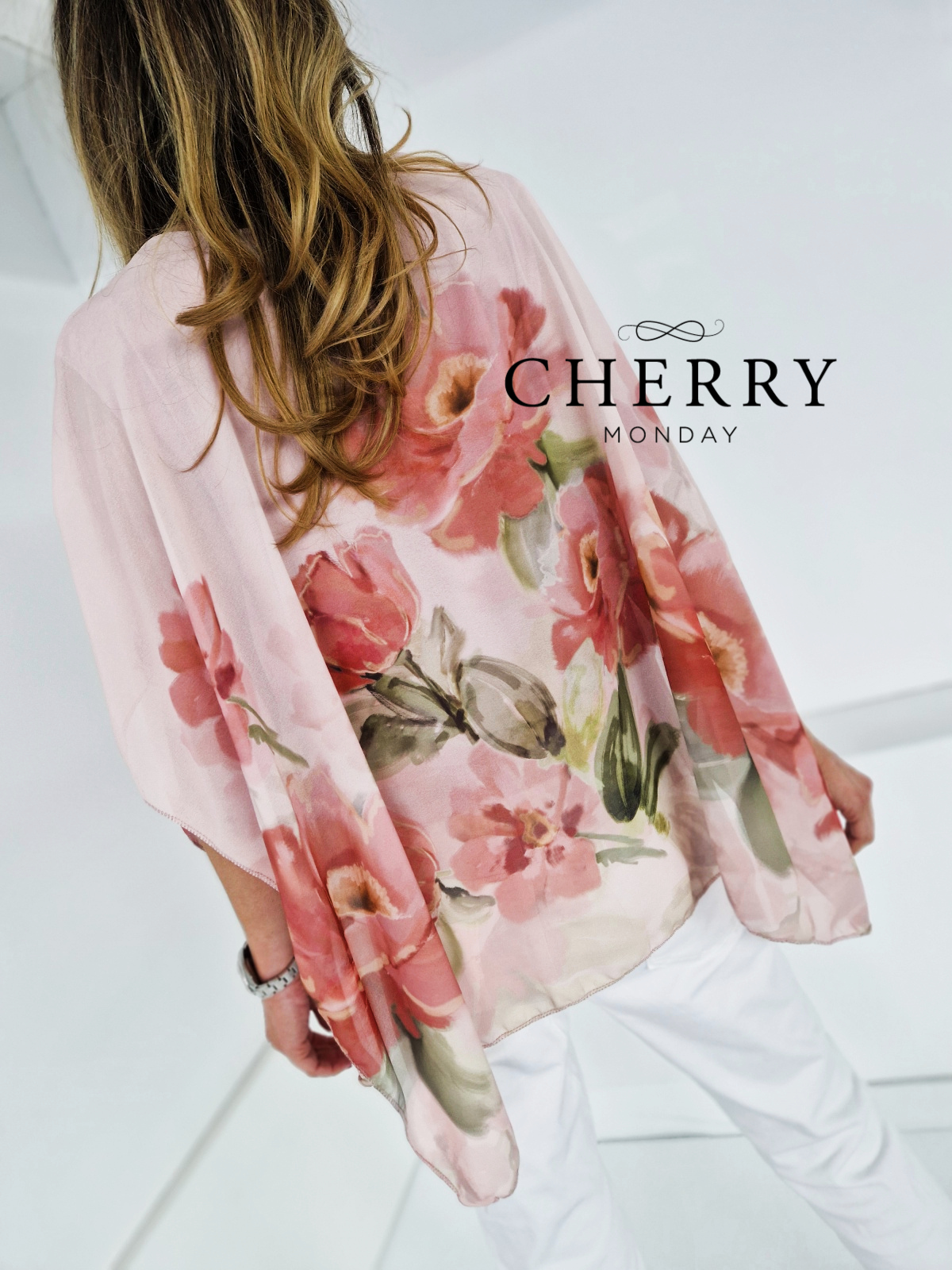 Tunika s poslikano tančico