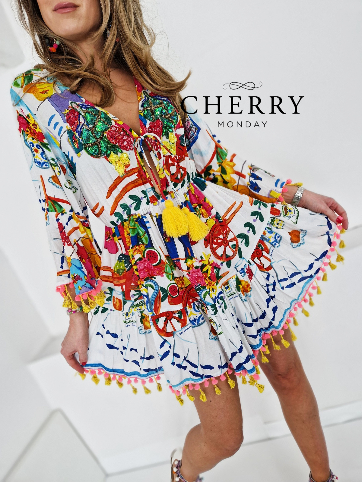 Boho obleka z globokim izrezom