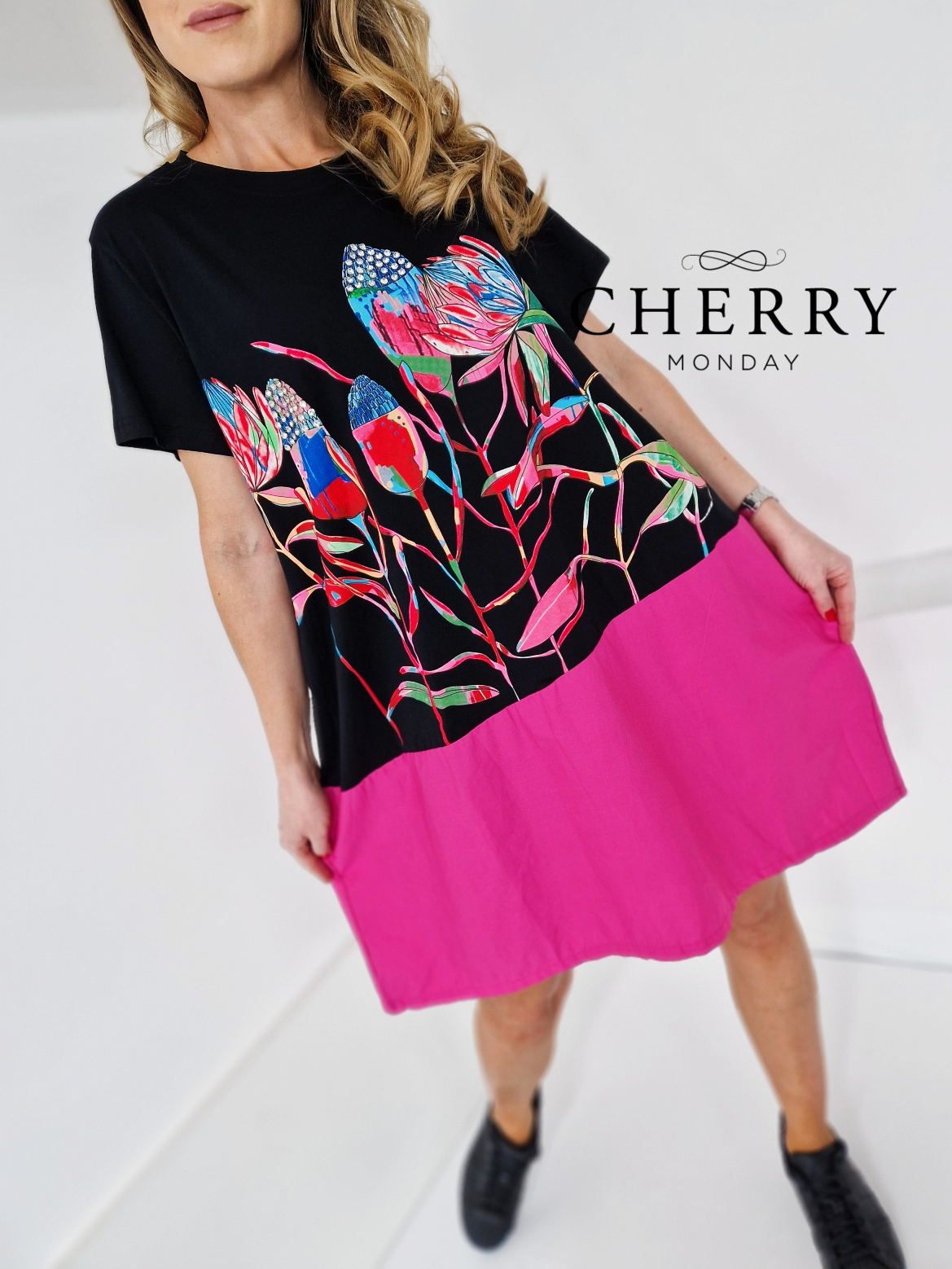 Bombažna obleka s potiskom