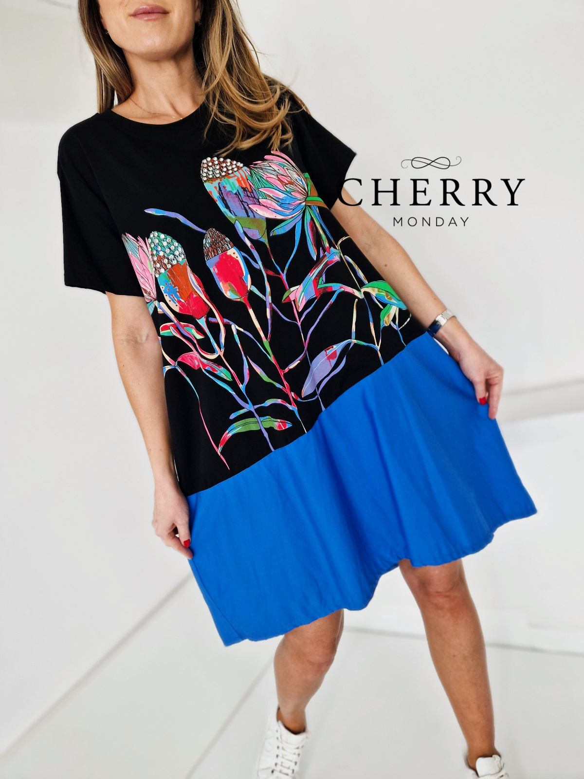 Bombažna obleka s potiskom