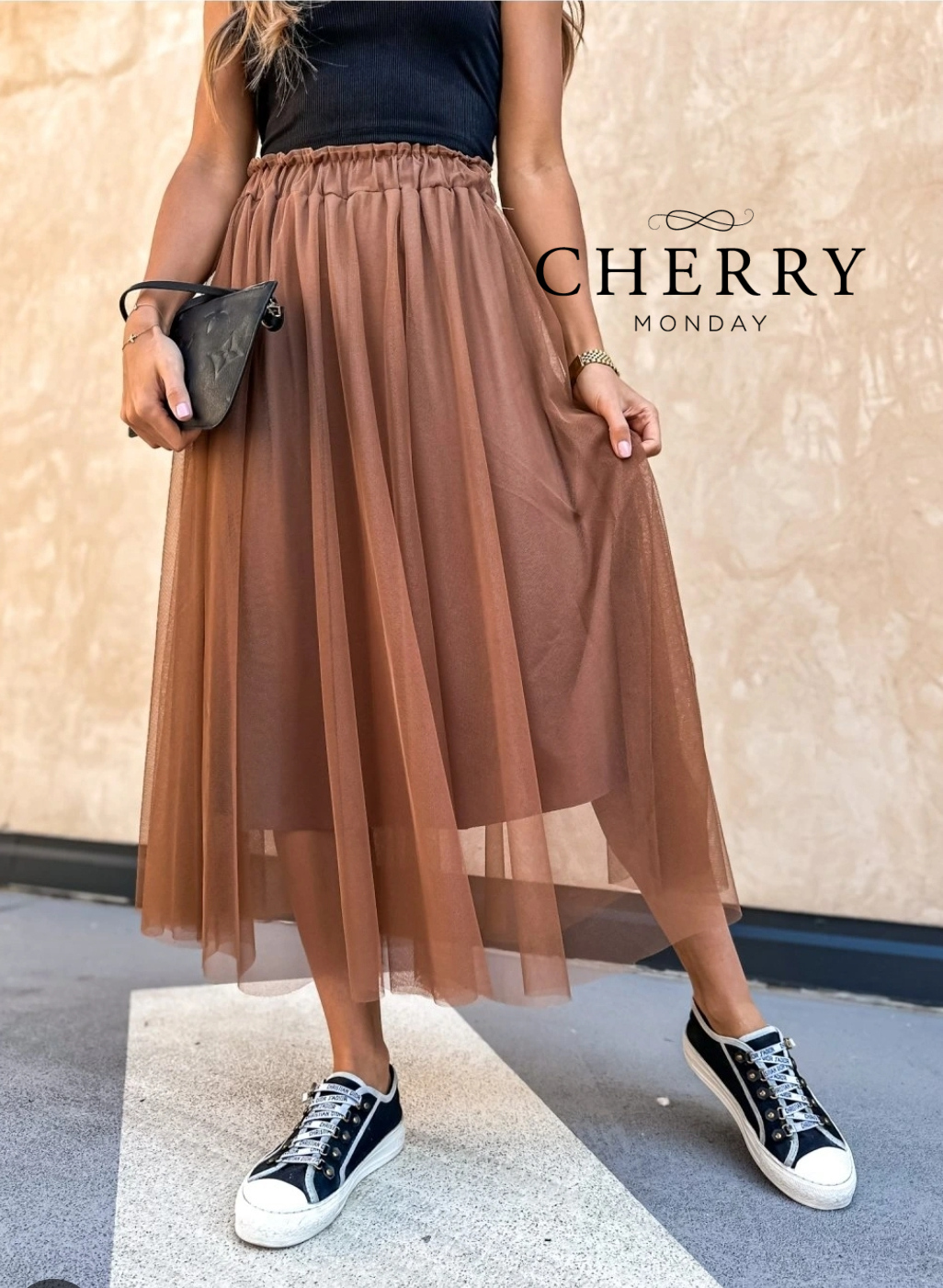 Daljše krilo iz tila