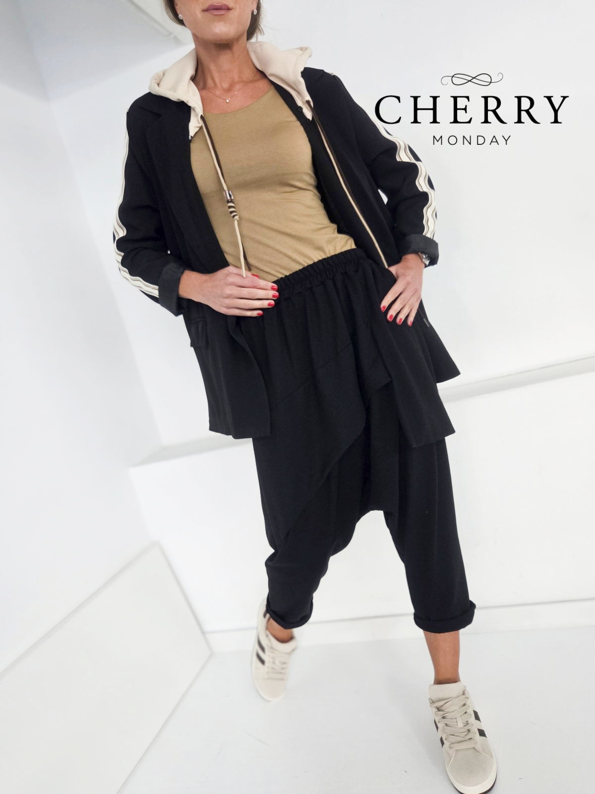 Bombažna baggy hlačna trenirka plus size