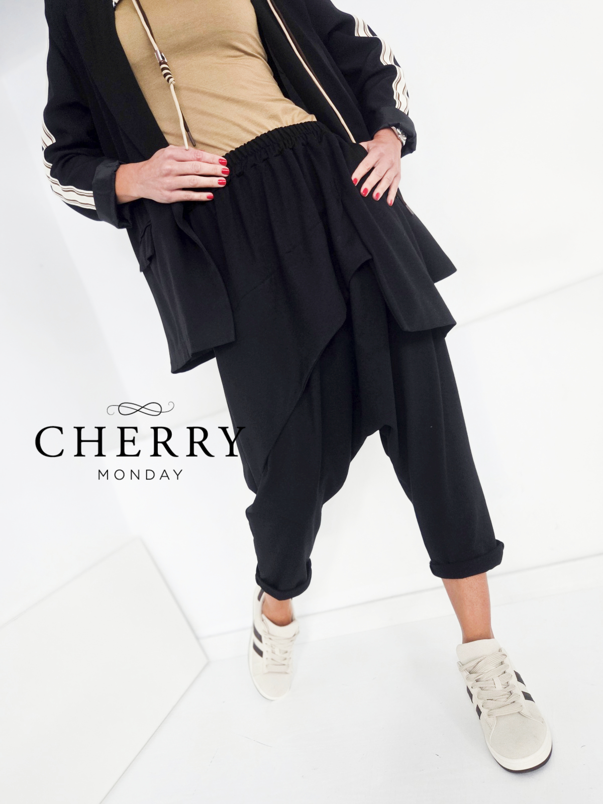 Bombažna baggy hlačna trenirka plus size