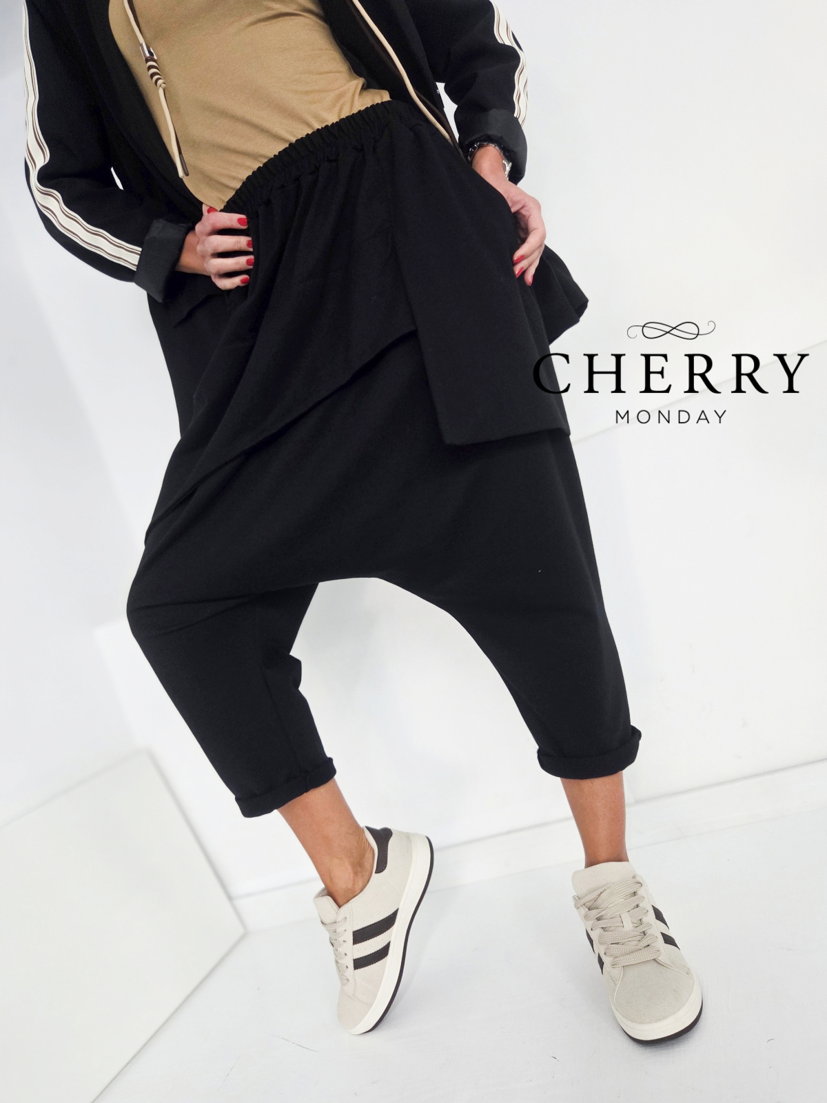 Bombažna baggy hlačna trenirka plus size