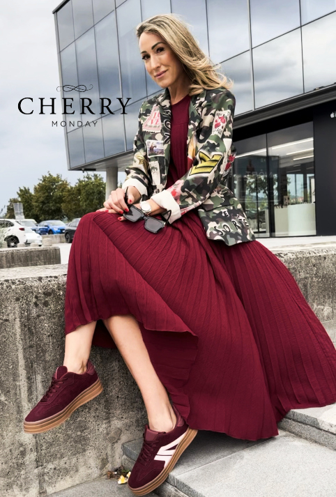 Plisirana maxi obleka brez rokavov