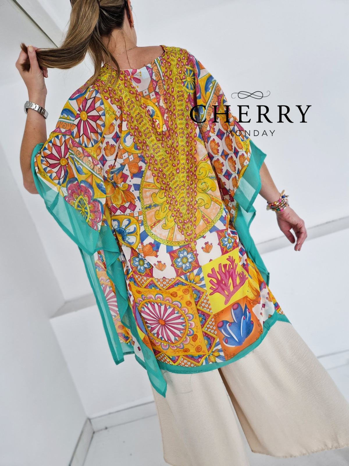 Boemski kaftan s perlicami