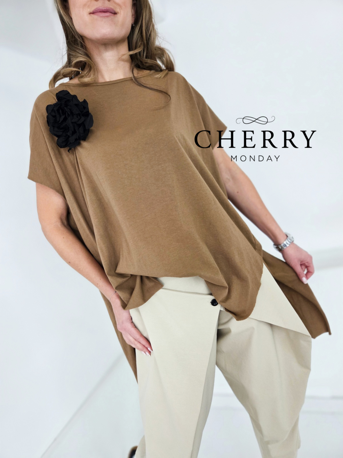 Modna asimetrična tunika "plus size"