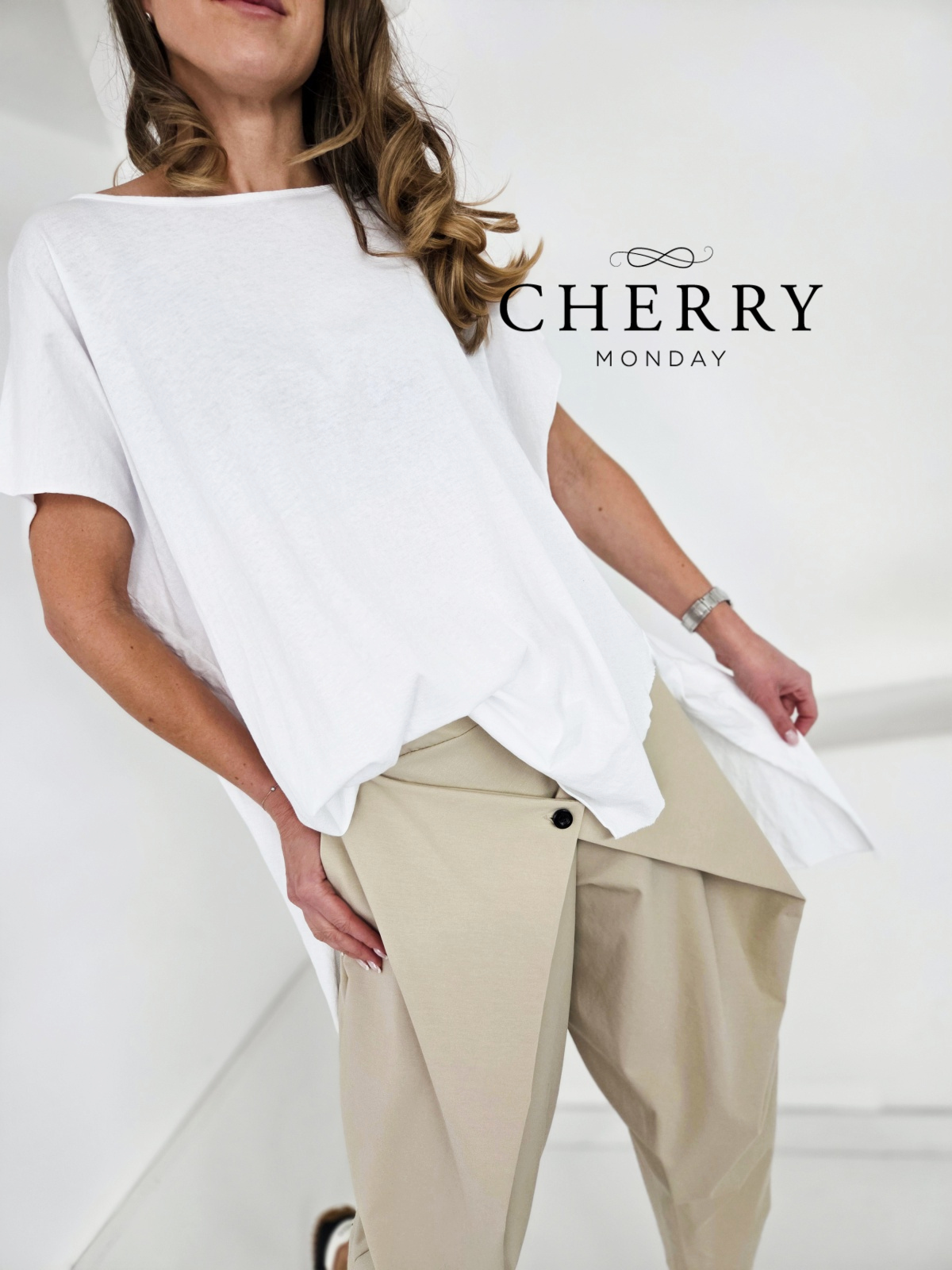 Modna asimetrična tunika "plus size"