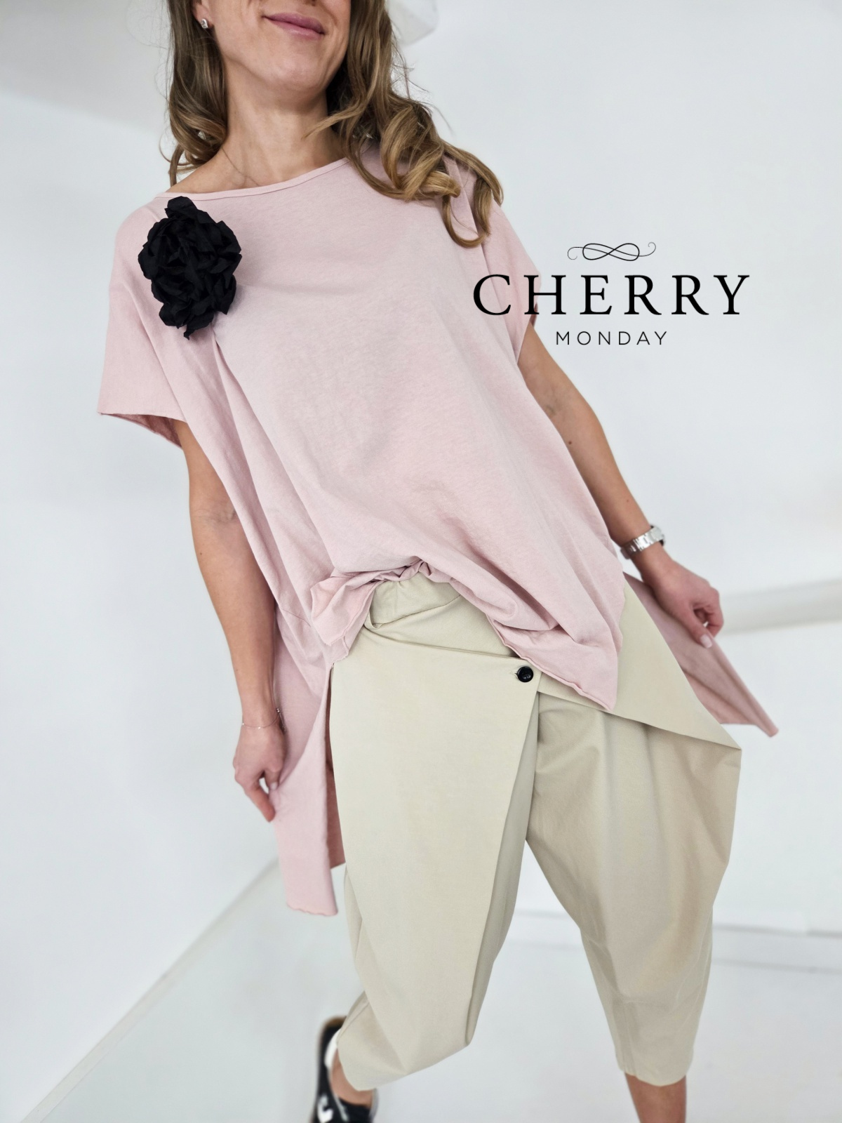 Modna asimetrična tunika "plus size"