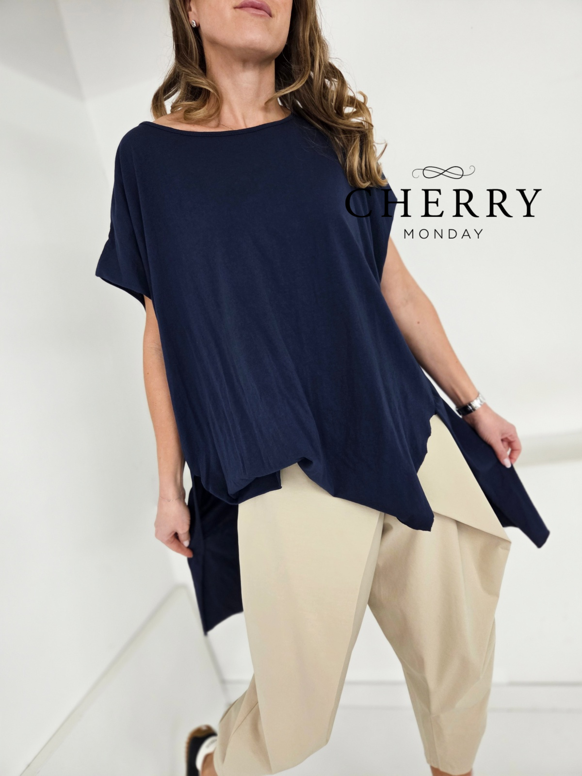 Modna asimetrična tunika "plus size"