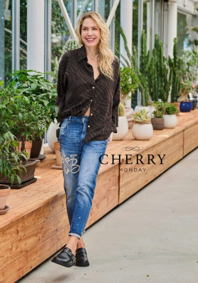 1000046743 Jeans hlače z dekorativnim vezenjem