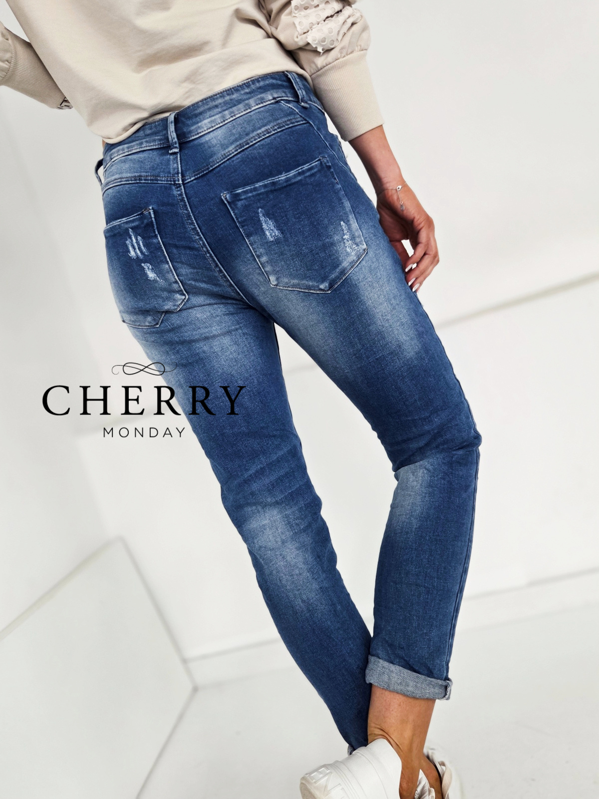 Jeans hlače z zaplatami