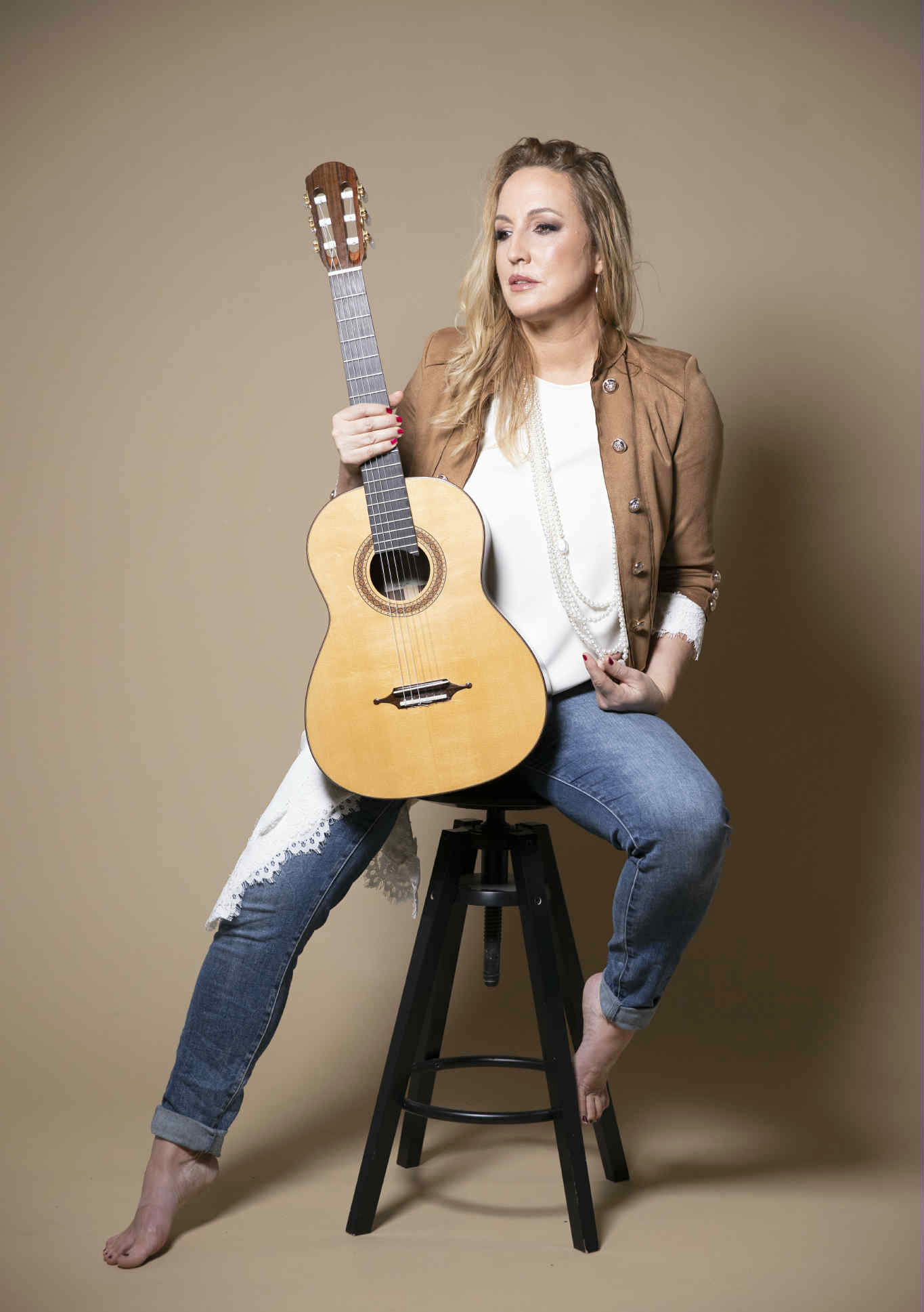 Messenger_creation_A7EEE8C3-AA87-44C4-82CF-BBC9C50D0648 Blazer s srebrnimi gumbi