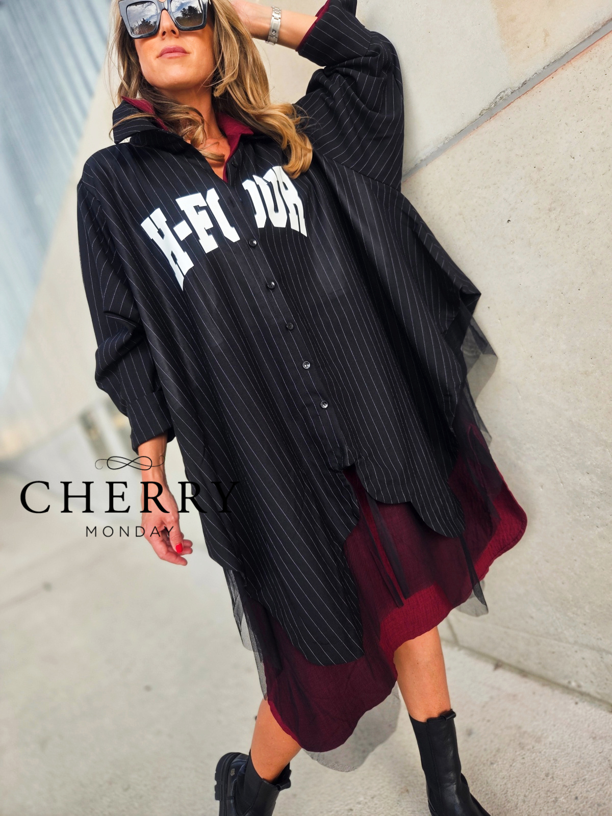 Črtasta srajca s tilom