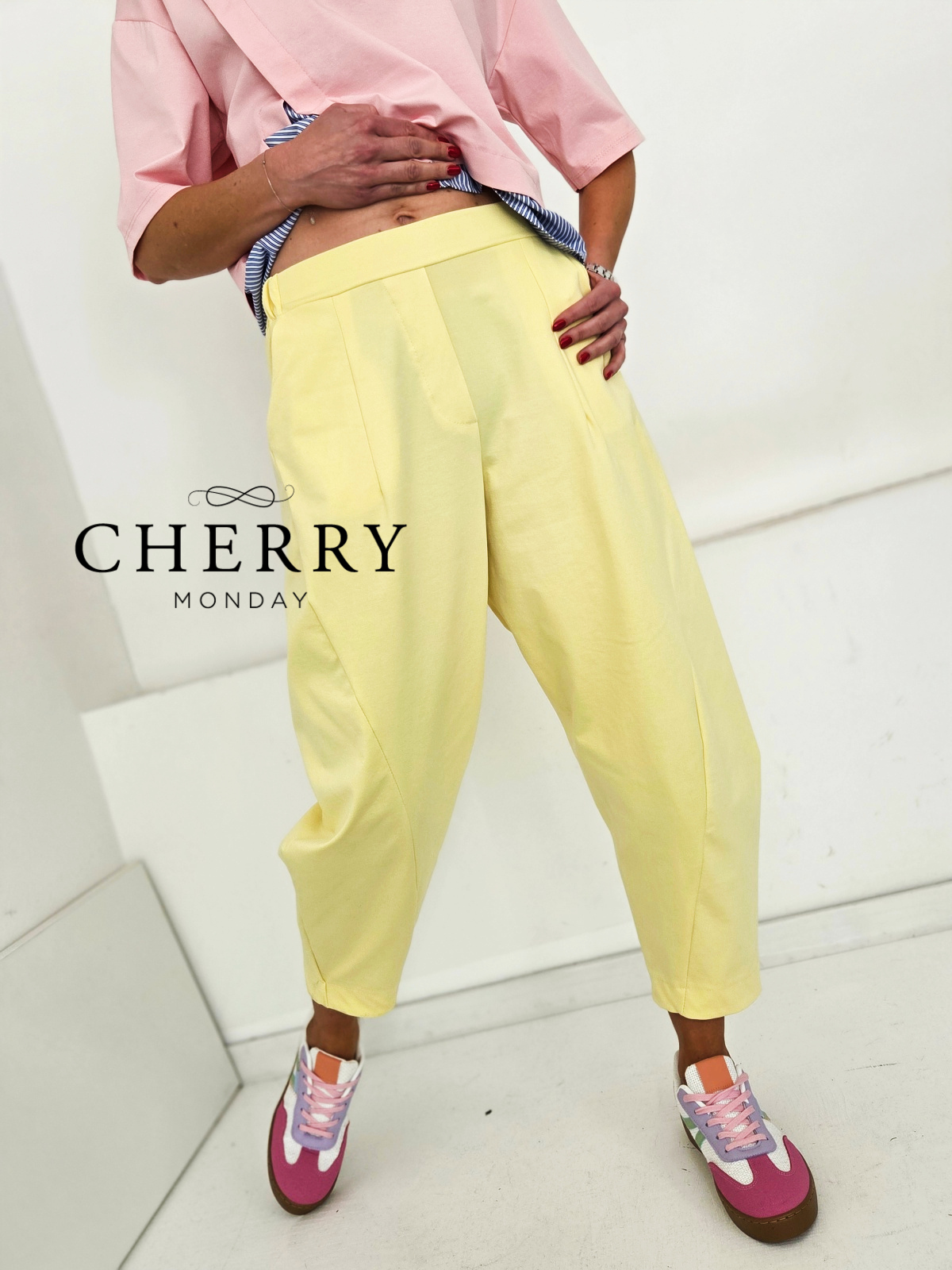 Modne hlače z žepi