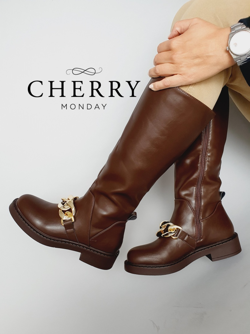 Škornji z zlato verigo velikost 37