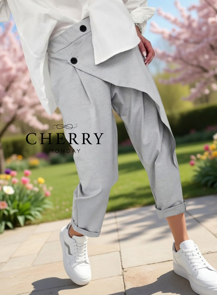 cherry monday (74)1 Hlače na preklop z dekorativnimi gumbi