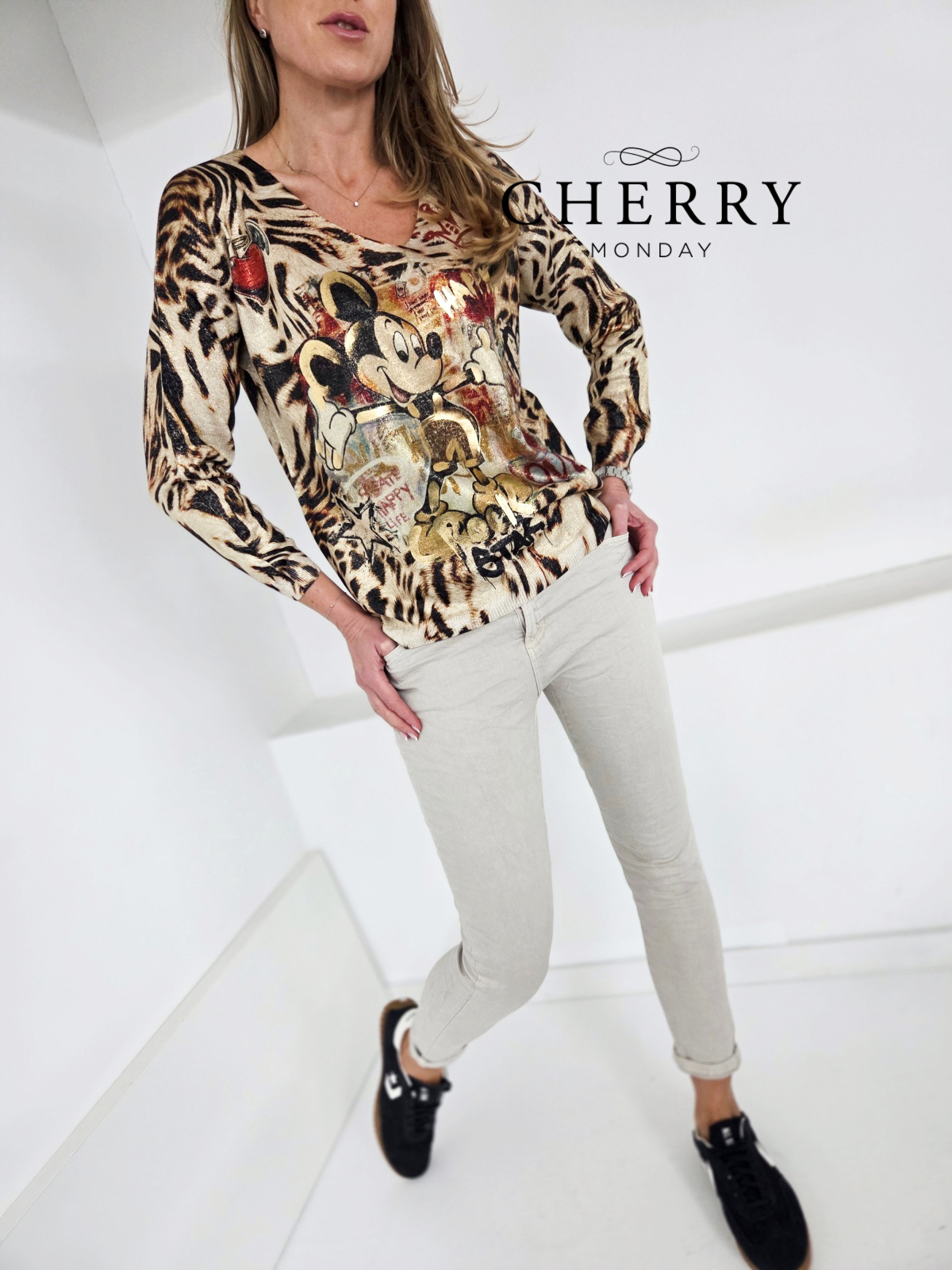 Tanjši pulover svetlečega videza Miki