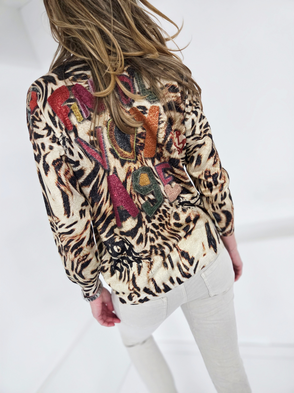 Tanjši pulover svetlečega videza Miki