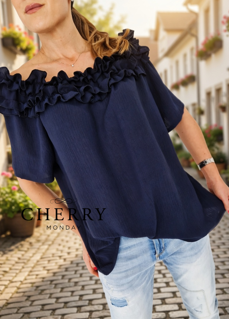 cherry monday (52) Bluza z bogatimi volančki na ovratniku
