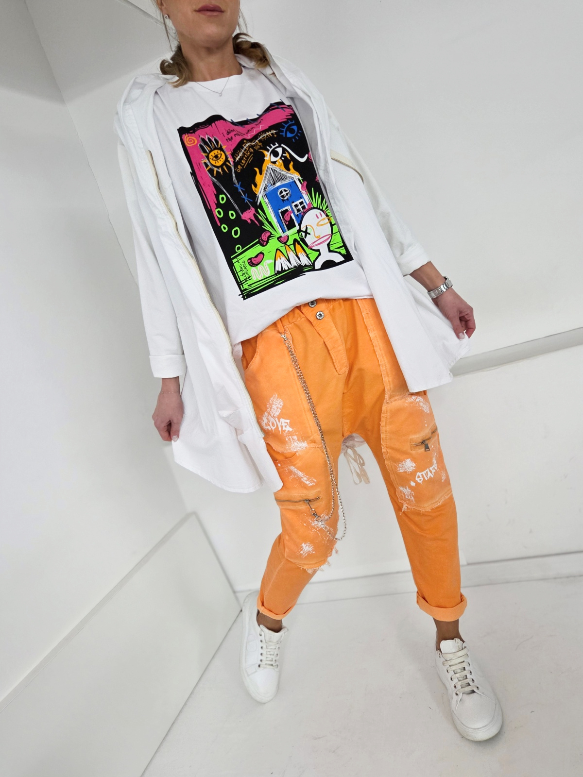 Baggy hlače z detajli