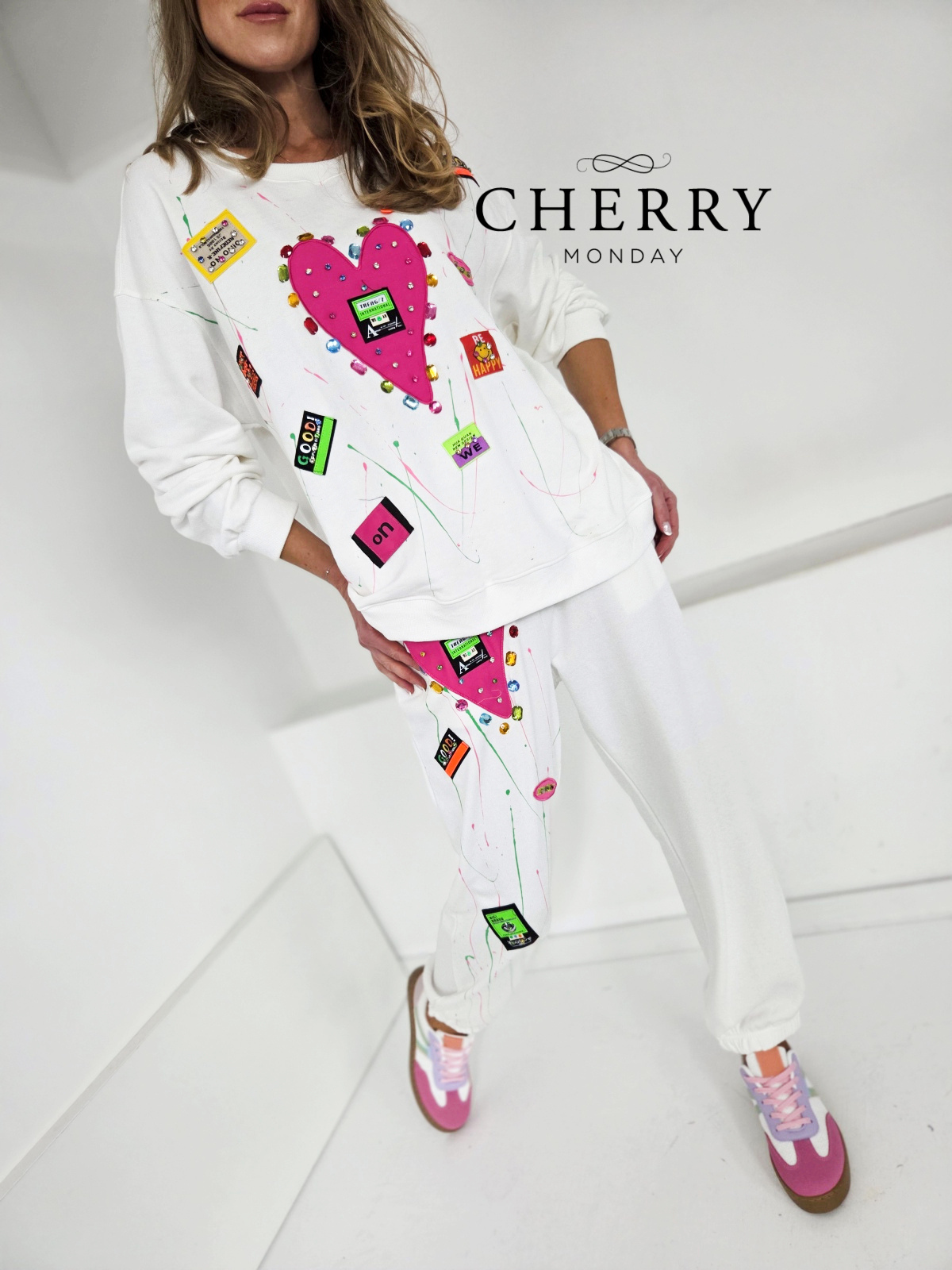 Hlačna trenirka s srčki