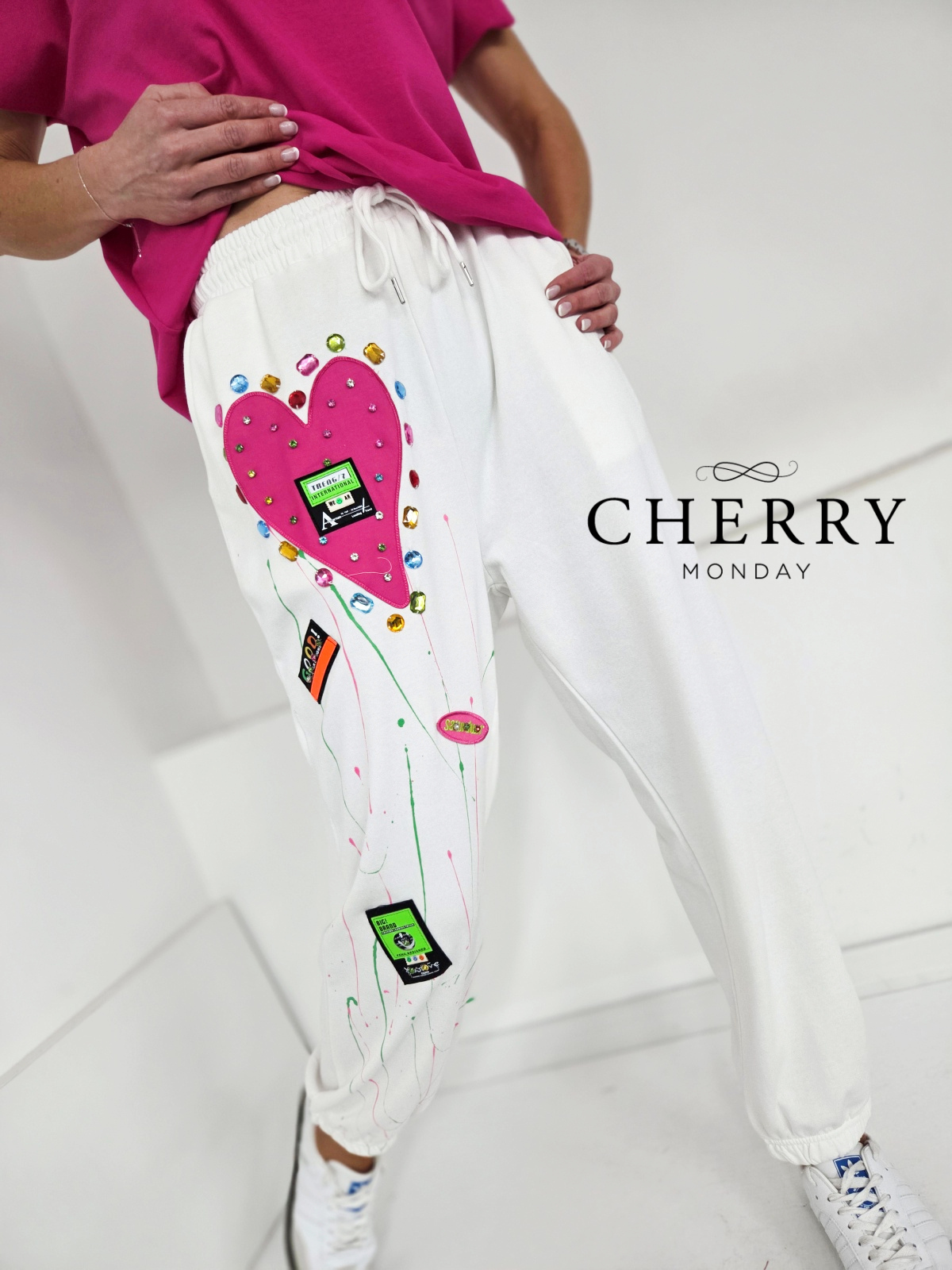 Hlačna trenirka s srčki